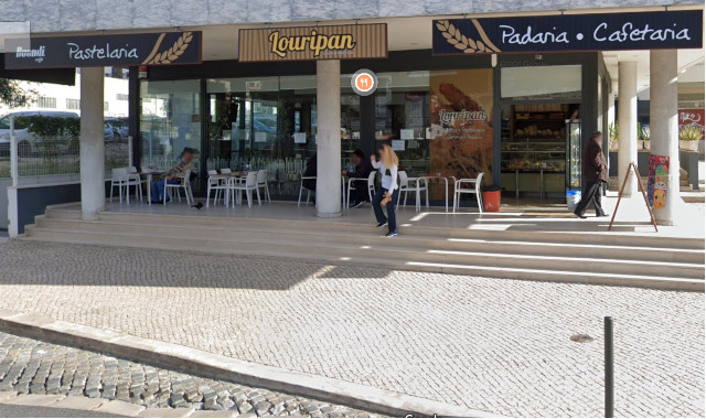 Trabalhadores da pastelaria Louripan continuam com os salários em atraso