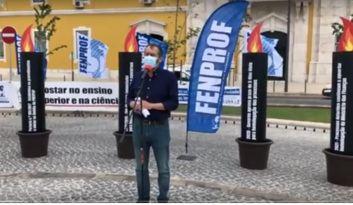 Docentes e investigadores assinalam 4º aniversário da candidatura ao PREVPAP em protesto