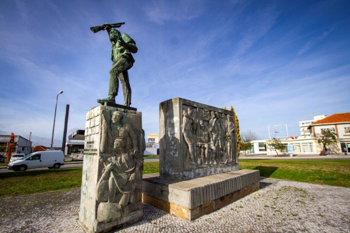 Abaixo assinado contra mudança do Monumento ao 18 de Janeiro de 1934