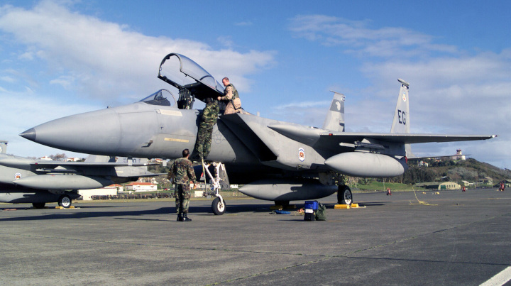 Governo não defende trabalhadores portugueses da Base das Lajes