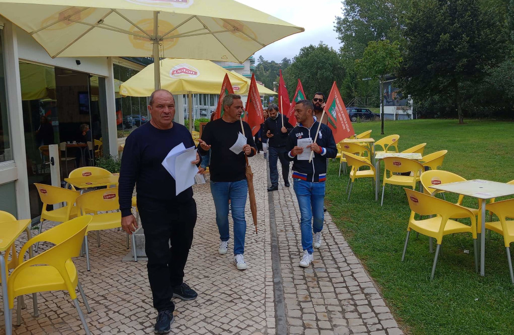 Sector hoteleiro pratica baixos salários horários longos e ritmos de trabalho intenso