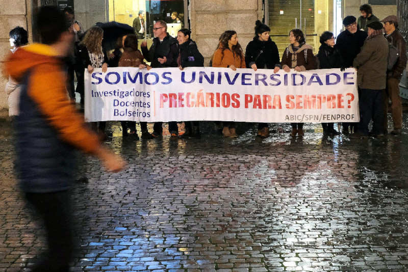 FENPROF reivindica reforço orçamental para ingresso na carreira de investigadores em precariedade
