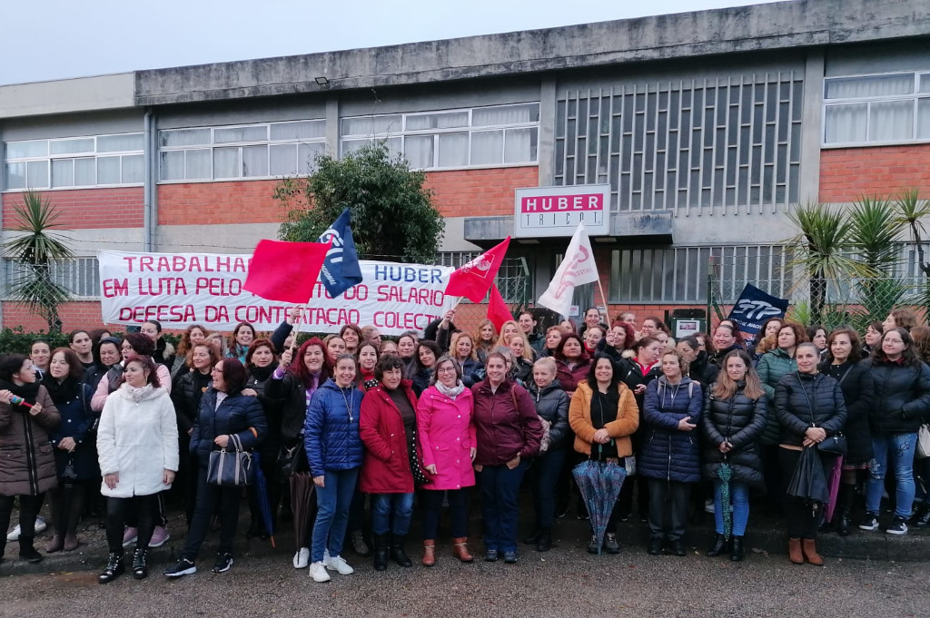 Forte adesão à greve das trabalhadoras da Huber Tricot